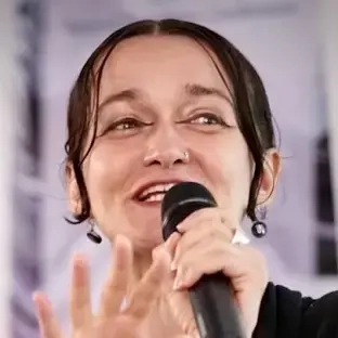 Dr. Lisa Thompson